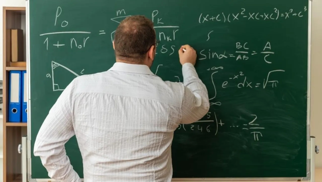 التربية تعلن عن فتح باب التقديم لوظائف المعلمين للعام الدراسي 20262027  رابط