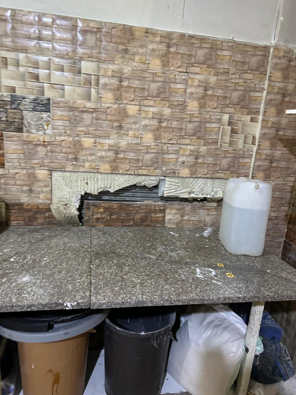 الغذاء والدواء تغلق مشغل حلويات مخالف - صور