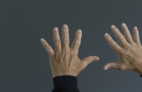 دراسة بريطانية تربط طول أصابع المواليد بحجم الدماغ