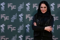 سلاف فواخرجي بالحجاب في إيران.. تجربة فنية أم رسائل سياسية؟