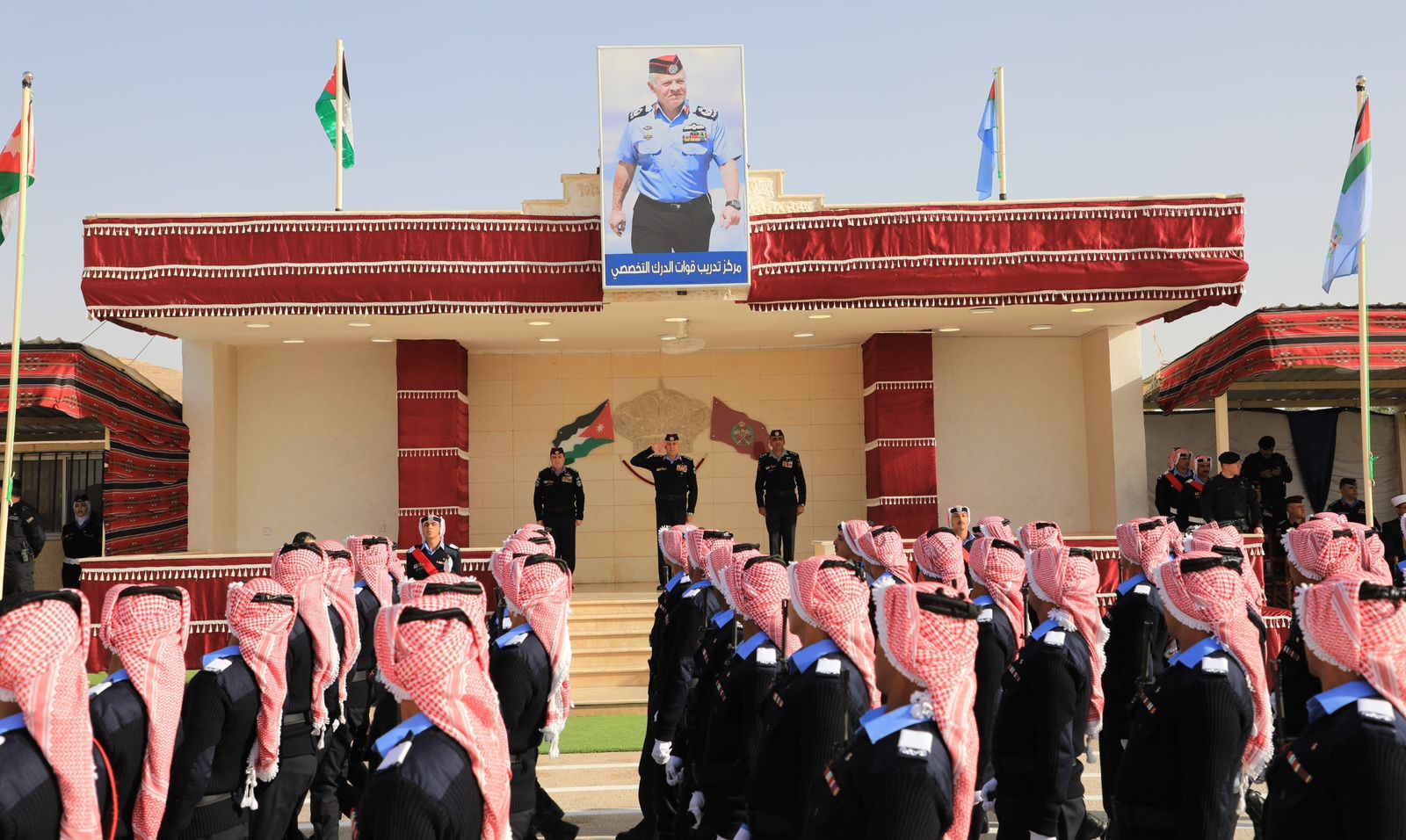 اللواء المعايطة يرعى تخريج دورة الشرطة المستجدين في سواقة