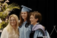 جامعة كولومبيا تقيل إداريَّين بسبب قبول صديقة إبستين