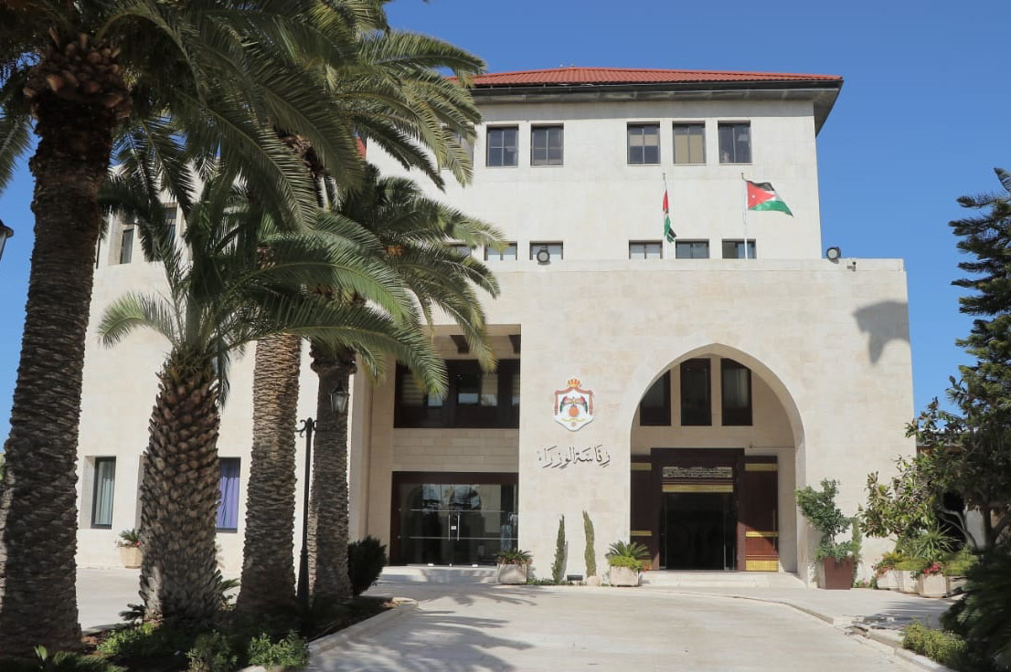 تنفيذاً لاتفاقية تأمين 4.1 مليون مواطن.. الحكومة تصرف (62) مليون دينار لمؤسسة الحسين للسرطان