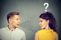 حب بلا مترجم.. ماذا يفعل الرجل حين يقع في غرام امرأة لا تتحدث لغته؟