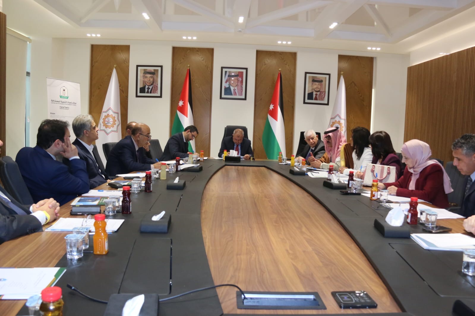 انطلاق الاجتماع التأسيسي للجنة العليا لرؤية إربد عاصمة اقتصادية .