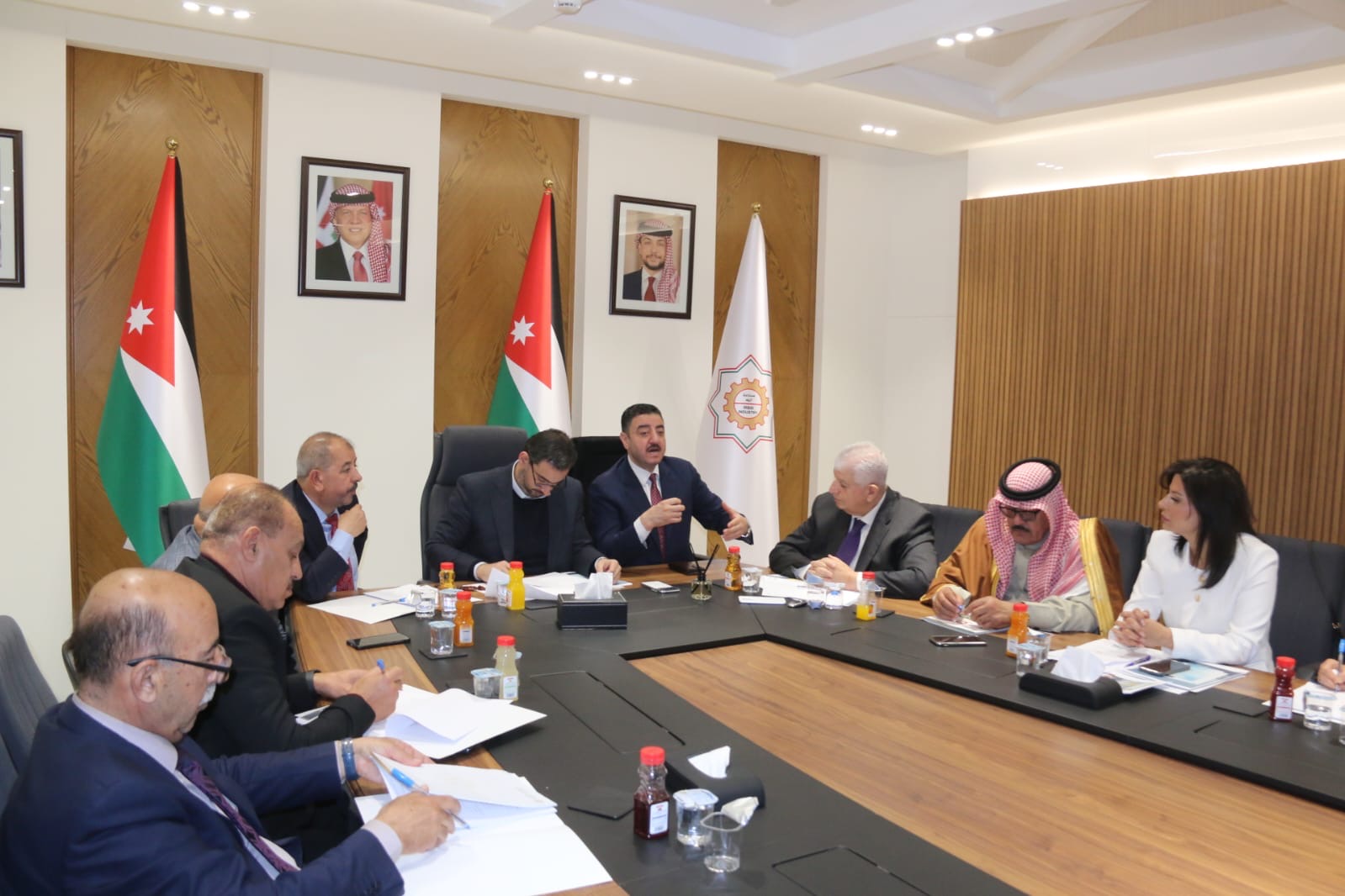 انطلاق الاجتماع التأسيسي للجنة العليا لرؤية إربد عاصمة اقتصادية .