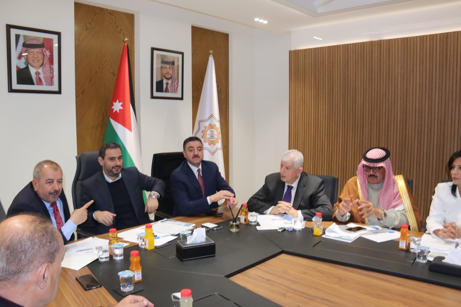 انطلاق الاجتماع التأسيسي للجنة العليا لرؤية إربد عاصمة اقتصادية .