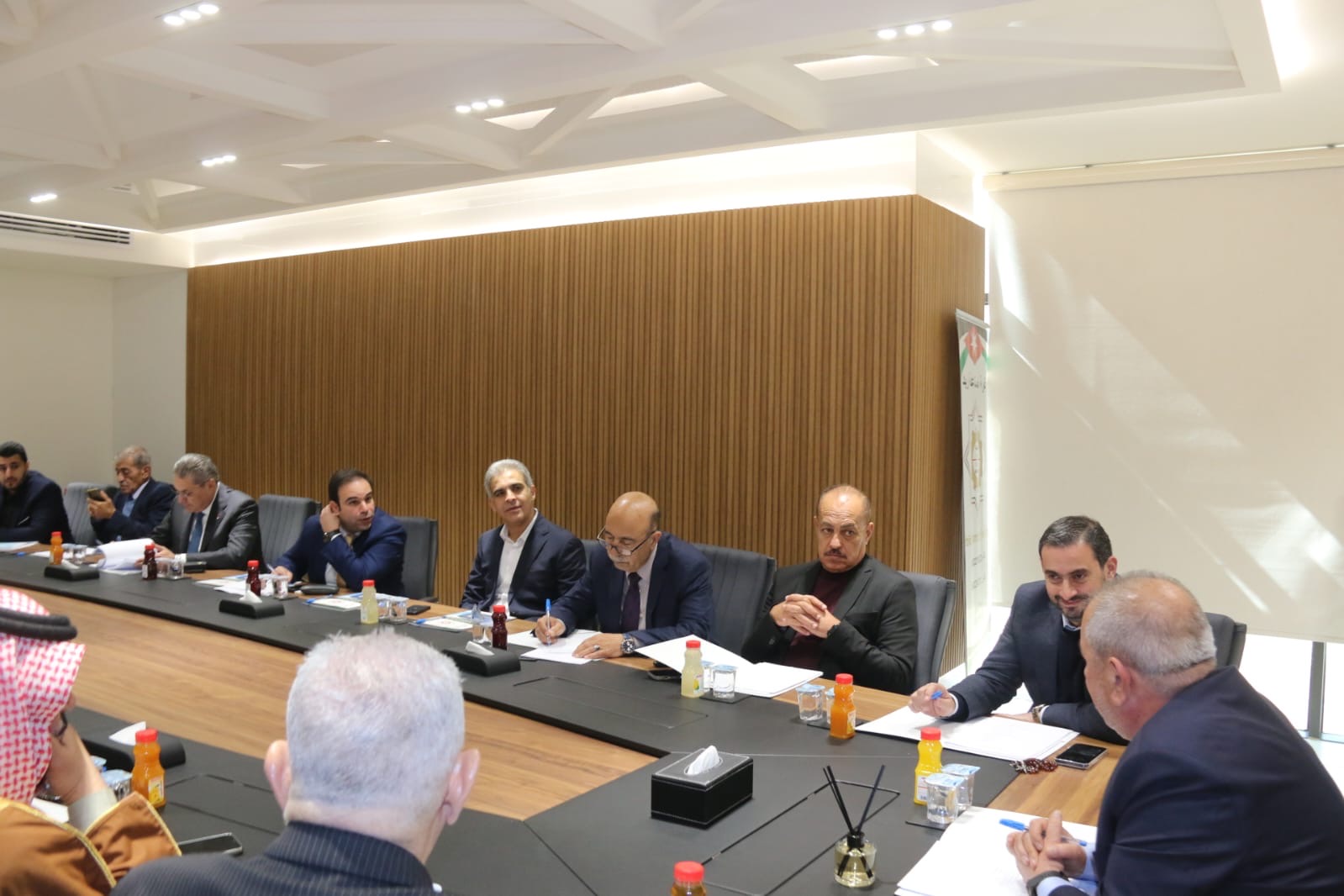 انطلاق الاجتماع التأسيسي للجنة العليا لرؤية إربد عاصمة اقتصادية .