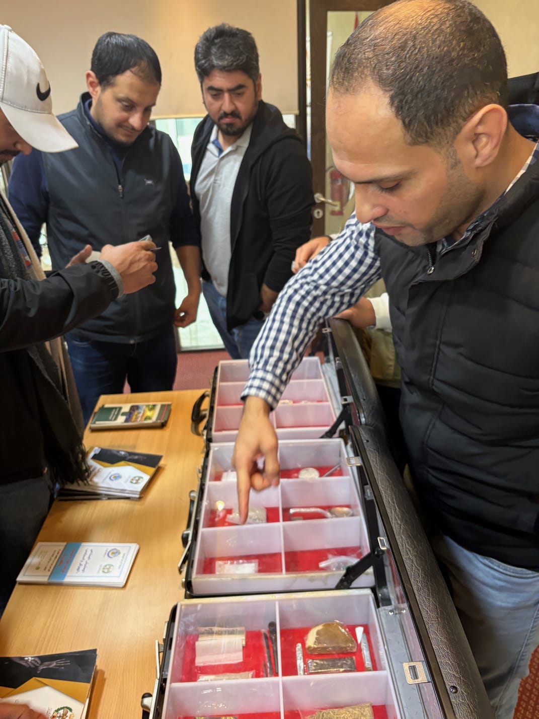 محاضرة توعوية بعنوان "آفة المخدرات وأثرها على الفرد والمجتمع" لدى شركة المناصير للزيوت والمحروقات