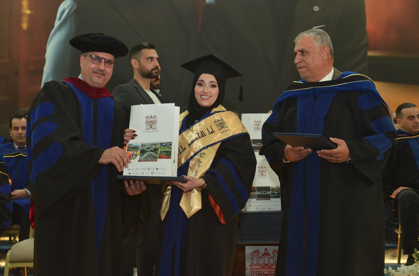 جامعة البترا تحتفل بتخريج الفصل الأول من الفوج الثاني والثلاثين وتحتفي بنجاح خريجيها