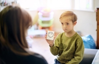 التوحد العميق.. تصنيف جديد مثير للجدل للتوحد يظهر سلوكيات خطيرة