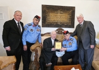 في يوم الوفاء للمتقاعدين العسكريين والمحاربين القدامى… مديرية الأمن العام تكرّم الرائد المتقاعد (650) سعد الدين الحاج محمود هاكوز (98 عاماً)