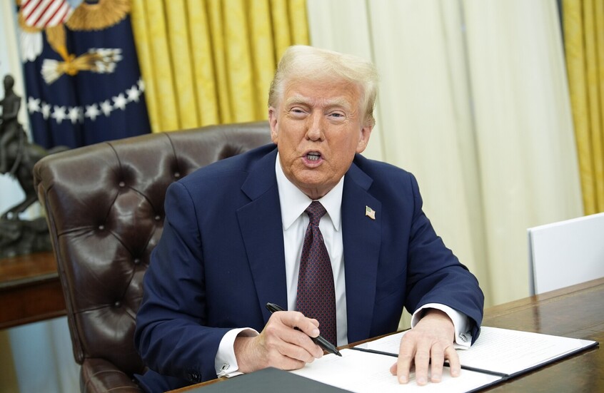 ترامب يفتح بوابة الفضاء: أوامر بنشر ملفات الكائنات الخارقة!