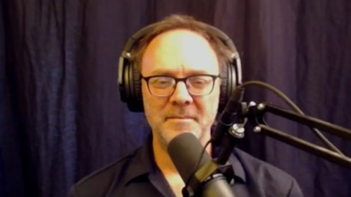 "يوتيوب" تحذف أعمال مغنٍّ أميركي معروف بدعمه للفلسطينيين