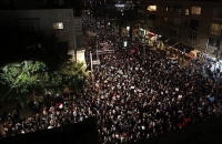 مئات الإسرائيليين يتظاهرون في تل أبيب ضد سياسات الاحتلال وفشل 7 أكتوبر