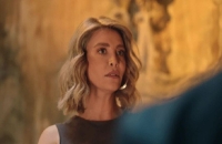 الفنانة السورية نور علي توثق طرافة حرف الجيم مع أبطال مسلسل مولانا (فيديو)