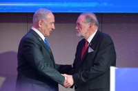 أمريكيون يتساءلون: هل يمثل هاكابي مصالح واشنطن أم تل أبيب؟