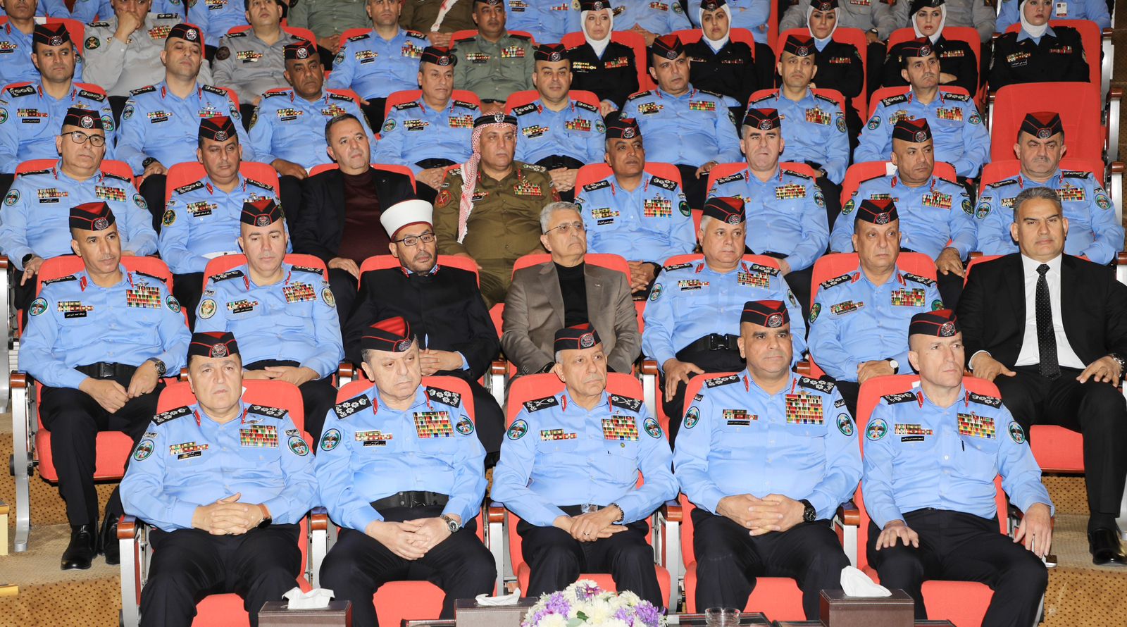 مدير الأمن العام يرعى حفل التقييم السنوي والتميز لعام 2025  صور