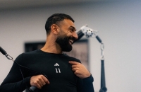 كيركيز ردا على مزاح زميله صلاح: كأنني في أول أيام رمضان (صورة)