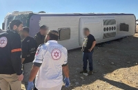 إسرائيل.. إصابة 17 جنديا انقلبت حافلتهم قرب النقب (صور + فيديو)