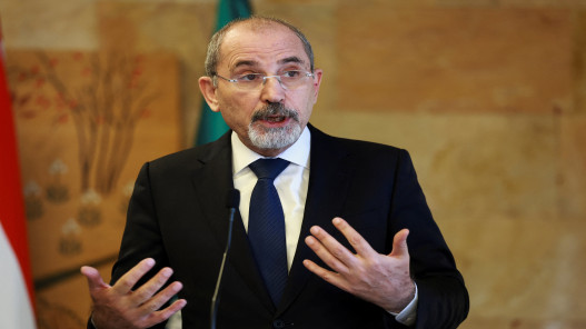 الصفدي: الأردن والدول العربية ستتخذ الخطوات اللازمة والمتاحة لحماية مواطنيها وأمنها وسيادتها