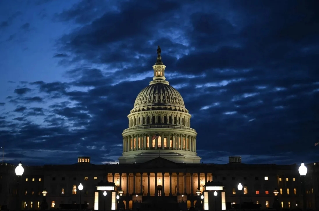 الكونغرس الأميركي يخفق في تمرير قانون يقيّد صلاحيات ترامب في مواصلة الحرب