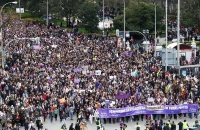 عشرات الآلاف في إسبانيا يتظاهرون ضد الحرب على إيران في يوم المرأة العالمي  