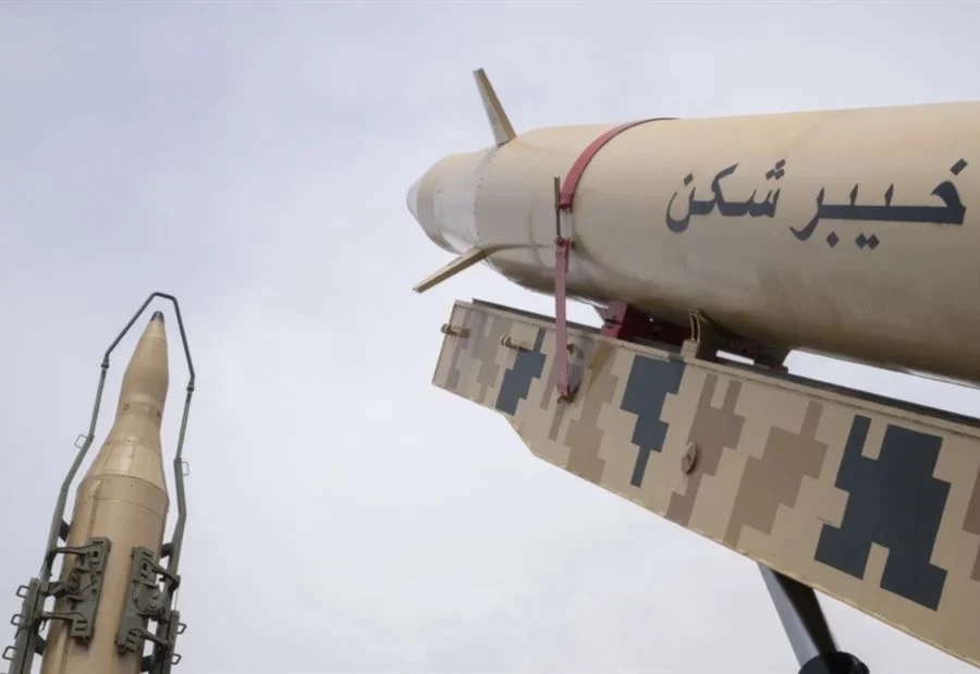 حرس الثورة: من الآن فصاعداً لن يُطلق صاروخ برأس حربي يقل وزنه عن طن  #عاجل