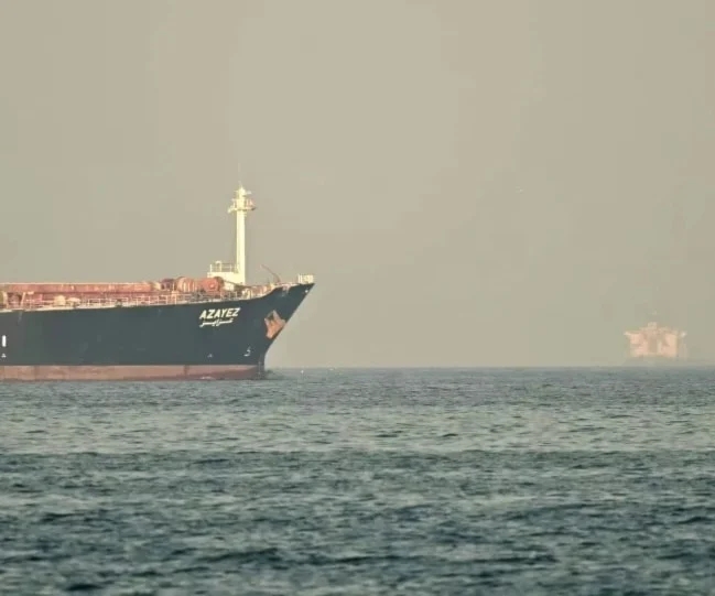 الغارديان: تعهد ترامب بشأن مضيق هرمز فشل.. السفن لم تجرؤ على العبور #عاجل