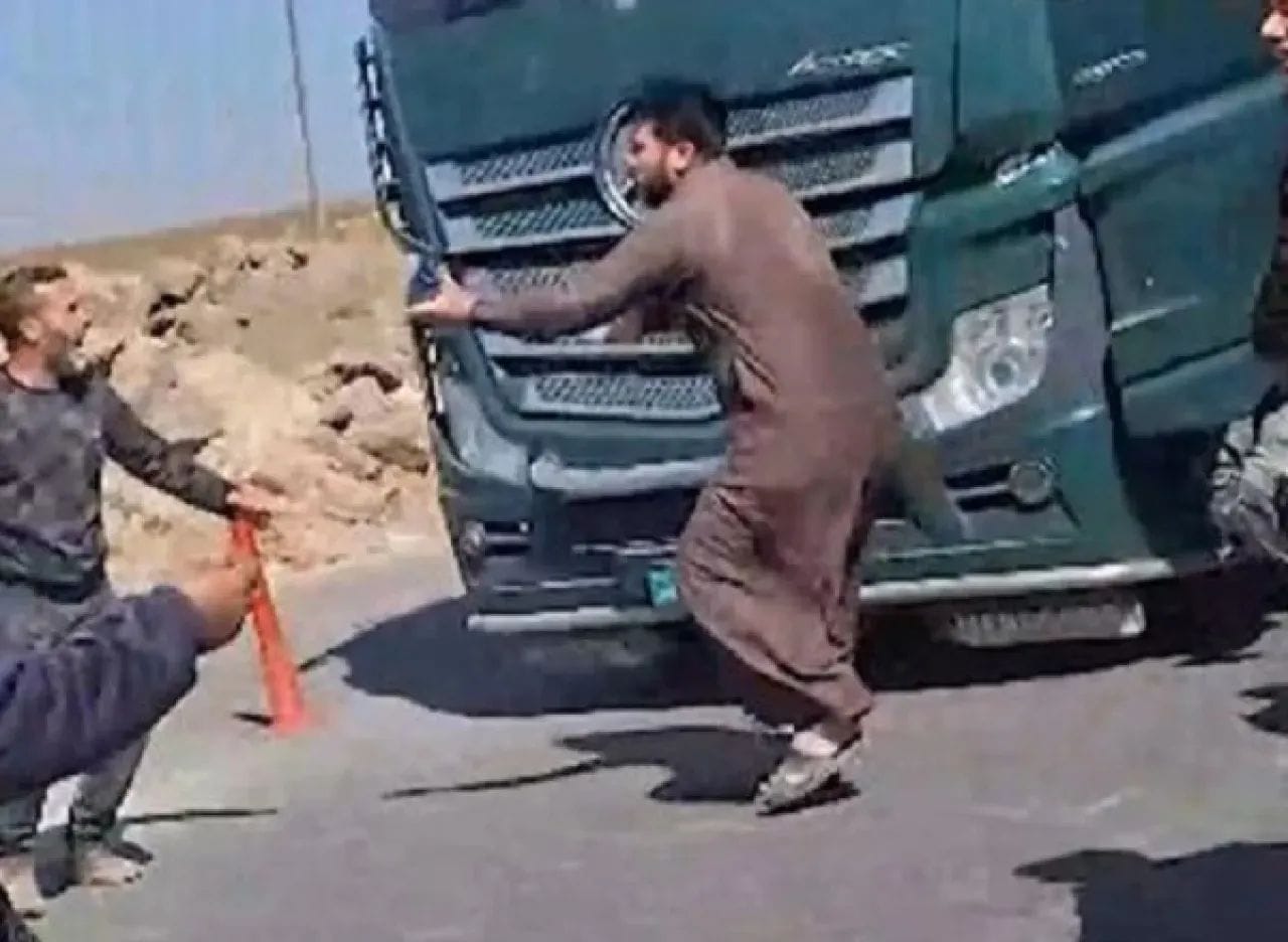 أبو عاقولة: قرار عبور الشاحنات الأردنية داخل سوريا أثار غضب أصحاب الشاحنات السوريين #عاجل