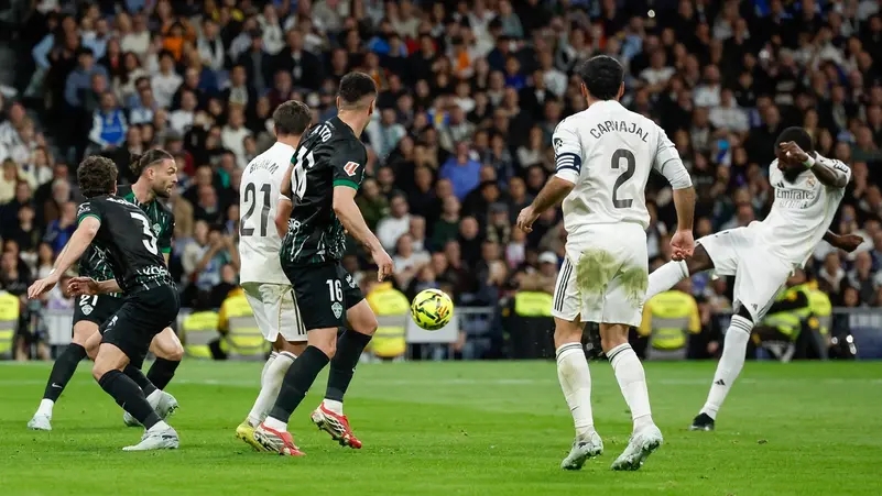 ريال مدريد يضرب إلتشي برباعية