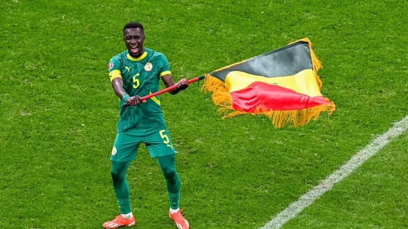 نجم السنغال لا يمانع إعادة الميداليات لتهدئة التوتر مع المغرب