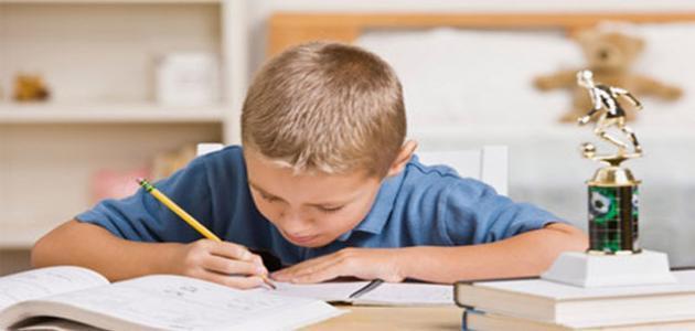 كيف تكون طالباً متميزاً في عصر الذكاء الاصطناعي: استراتيجيات للنجاح في 2026