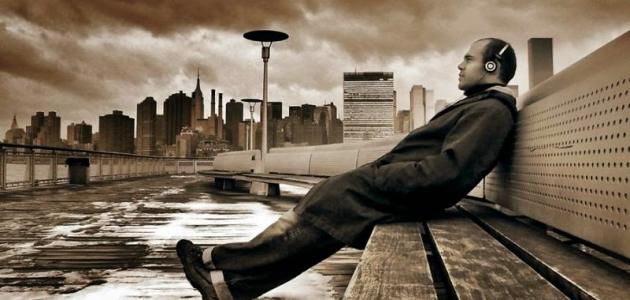 حلم اليقظة: بين الهروب من الواقع وإبداع المستقبل (رؤية 2026)