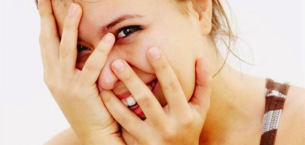 تجاوز الخجل وإحمرار الوجه: استراتيجيات فعالة نحو ثقة دائمة (نظرة على 2026)