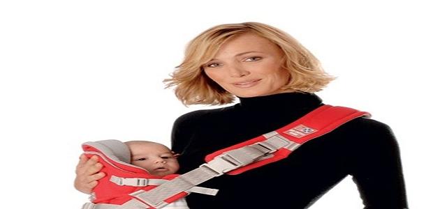 كيفية حمل الطفل الرضيع بشكل آمن: دليل شامل وفقًا لمعايير جوجل 2026