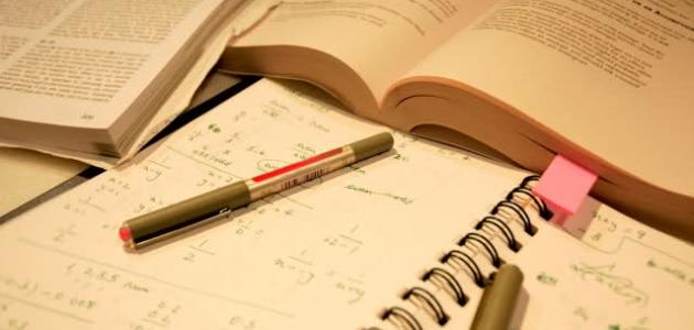 تسريع الحفظ: استراتيجيات فعّالة للذاكرة في عصر المعلومات المتسارع