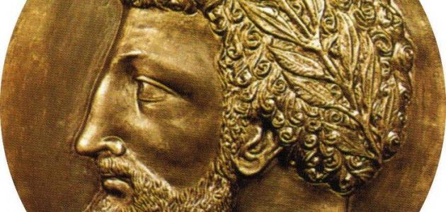 سر البشرة المتوهجة: قوة الكركم النوميدي في روتينك اليومي