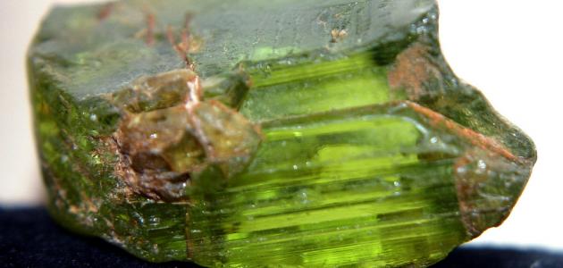 زبرجد 2026: بشرة متوهجة بلمسة الأحجار الكريمة