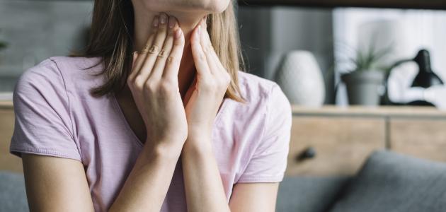 الدليل الشامل: أين تقع اللوزتين ووظائفهما وأسباب التهابهما (2026)