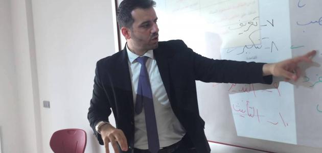 الصفة والموصوف في اللغة العربية: دليل شامل