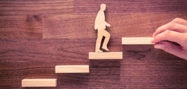 التطوير الذاتي: تحول جذري أم وهم مؤقت؟ نظرة إلى 2026