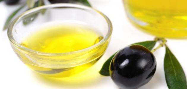 زيت الزيتون: سر الشفاه الوردية والبشرة المتوهجة في 2026