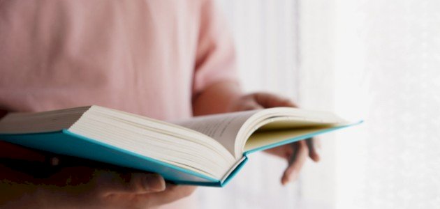 النواسخ الفعلية: تحليل عميق وتطبيقات في اللغة العربية