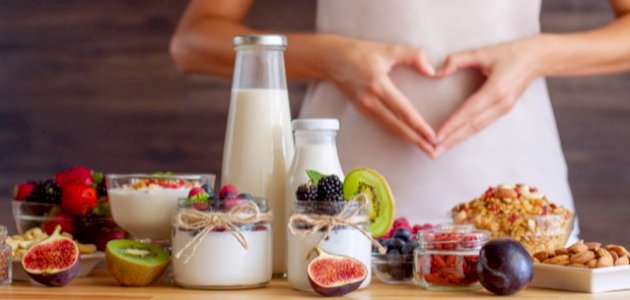 رحلة هضم الطعام: من الفم إلى الأمعاء الغليظة