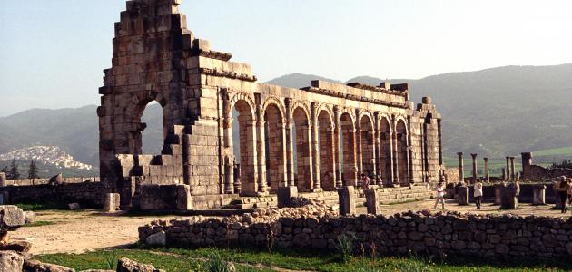 الدليل الشامل لتراث مدينة فاس: كنوز معمارية وتاريخية