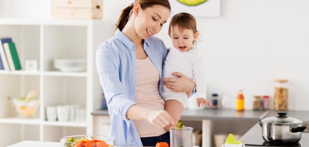 كيفية زيادة الوزن بعد الولادة بطرق صحية وآمنة