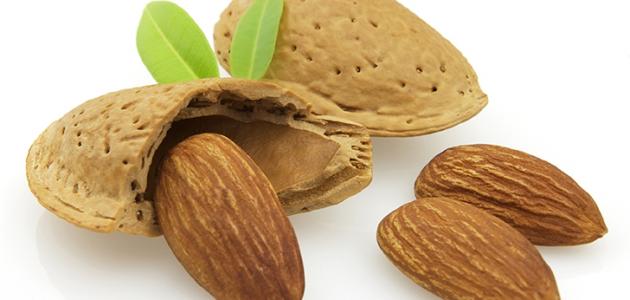 اللوز المر: فوائد واستخدامات مع الحذر