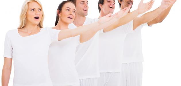 كيف تحسن صوتك: 7 نصائح فعالة لصوت قوي وجذاب