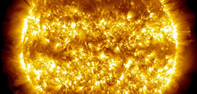 التركيب الكيميائي والفيزيائي للشمس: تحليل مُعمَّق